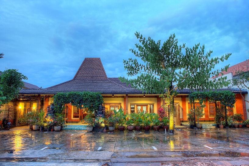 Maharani Guest House Yogyakarta Exterior foto