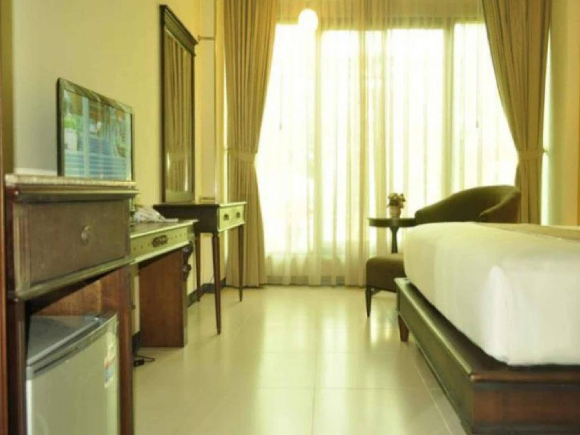 Maharani Guest House Yogyakarta Exterior foto