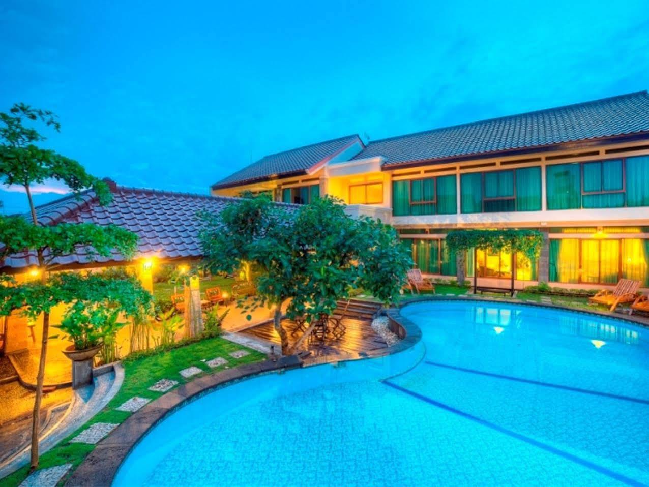 Maharani Guest House Yogyakarta Exterior foto